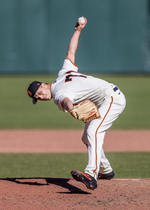 Giants reliever Tyler Rogers throws a pitch that defies gravity