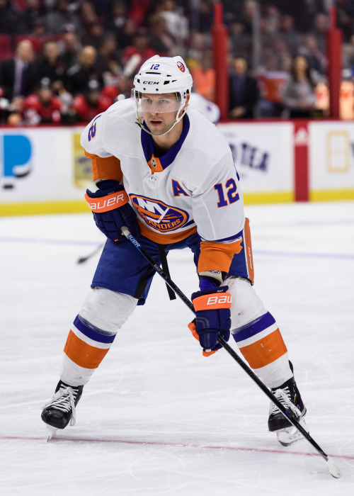 Blackhawks acquire draft pick from Islanders to buy out Josh